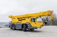 liebherr-ltm-1040-2-1-liccon2-driving-position-front-right