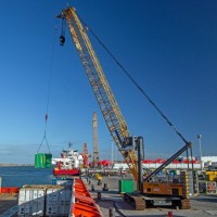 thumb_liebherr-lr-1250-lattice-boom-crawler-crane-250-t-port-cargo-handling